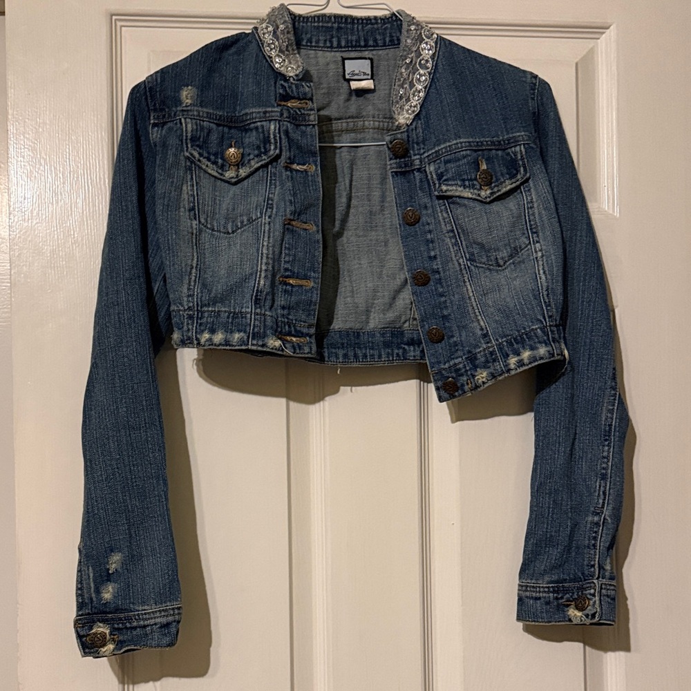 Cropped Embellished Collar Denim Jacket - Blue